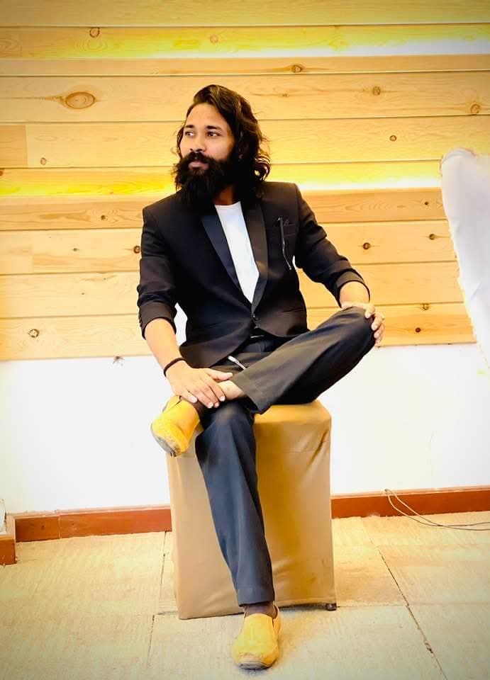 Kushan Neranjana, History teacher
